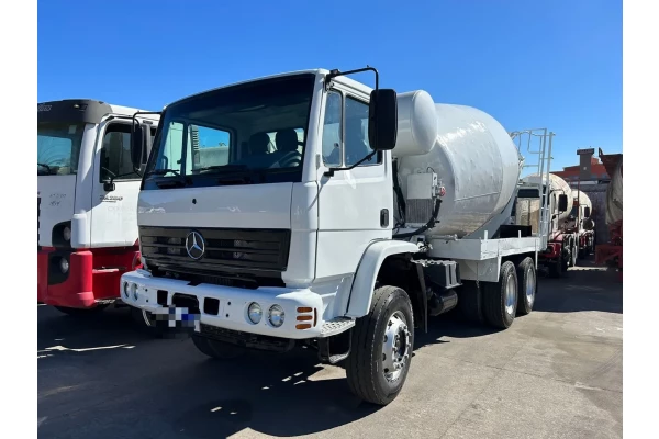 Betonbomba Schwing / Caminhão Mercedes 2729 - ano 2013/13