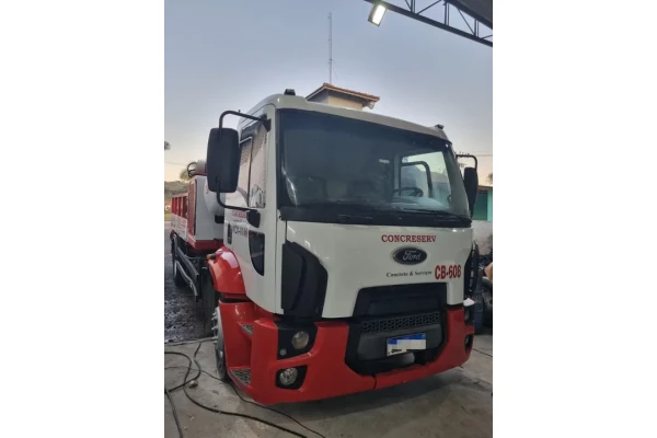 Bomba de concreto Schwing SPL 2000 / Caminhão Ford cargo conjunto 2011/12