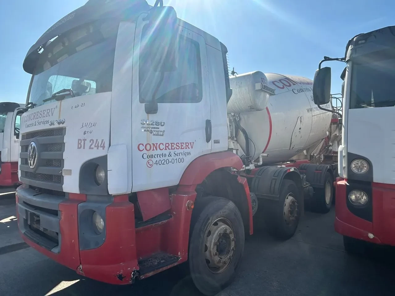 Caminhão betoneira Volkswagen 31280 ano 2014/14 com balão Liebherr 10M